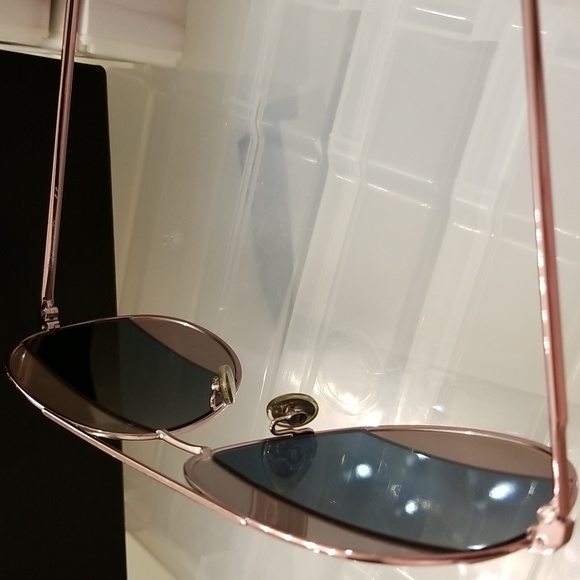 Sunglasses - Picture 6 of 8